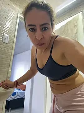 Natigoonzalez live cam