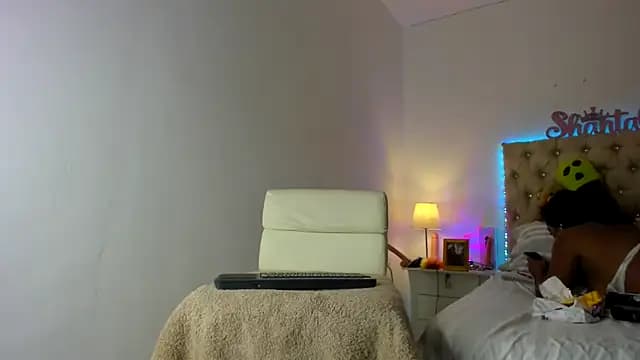 shantallhotxx live cam