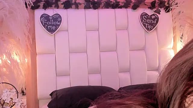 Daphne_And_Roger live cam