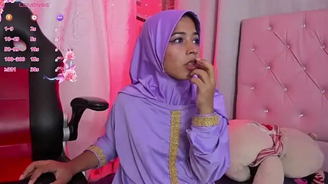 NadiaKarim_ live cam on Stripchat