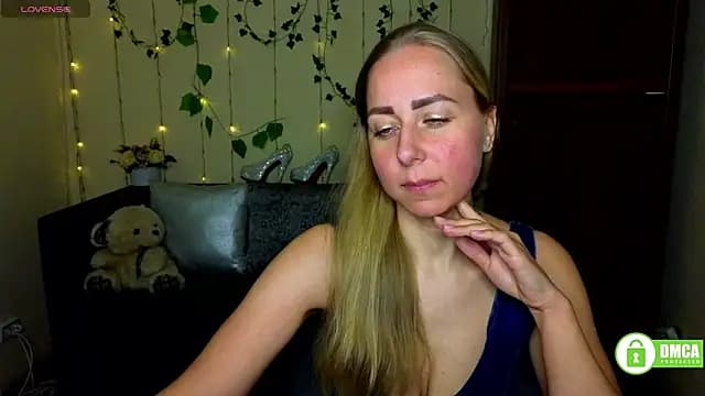 Alicewonderrmiss live cam