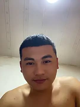 xiaocui06 live cam on Stripchat