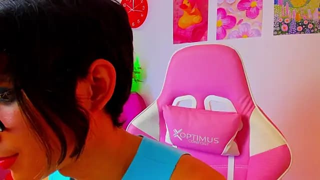 Madeline_21 live cam