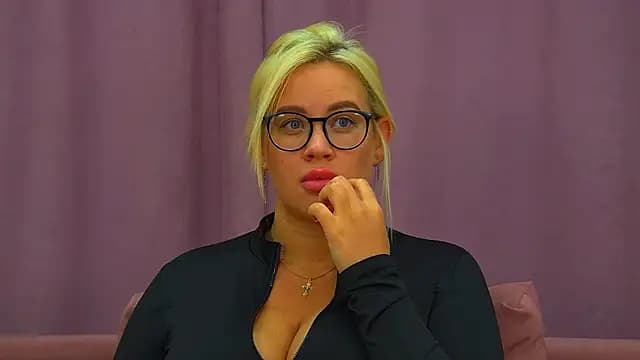 MariaNeuman live cam