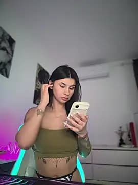 DramaQueen__ live cam