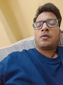 InnocentFlirtt live cam