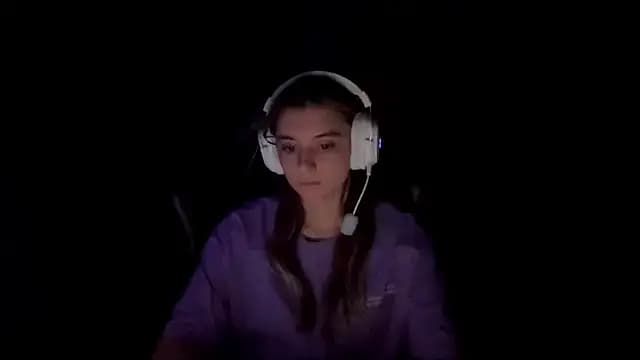 LueIvins live cam on Stripchat