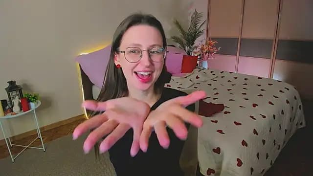 YourLovellyStory live cam