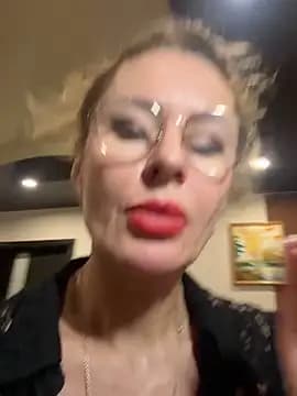 Tania201243 live cam