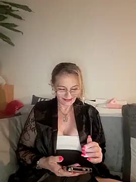 Blond_lady_czech live cam