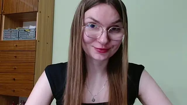 LooveELLYx live cam on Stripchat