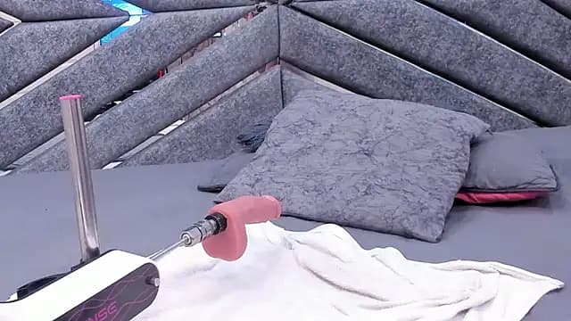 ALYANNA_HOT_ live cam on Stripchat