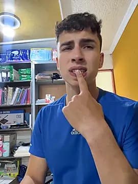 AdrianRinaldi live cam