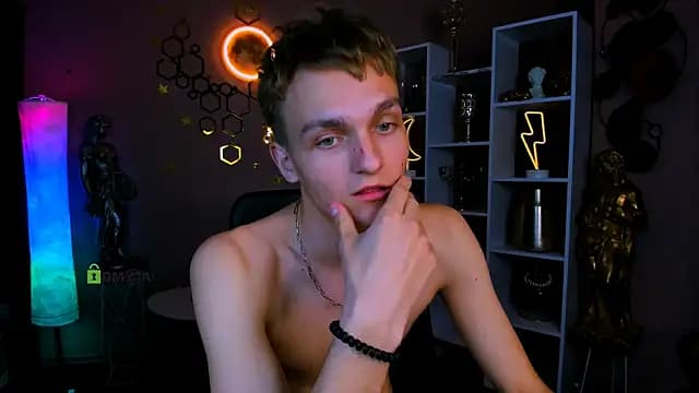 john_lik live cam on Stripchat