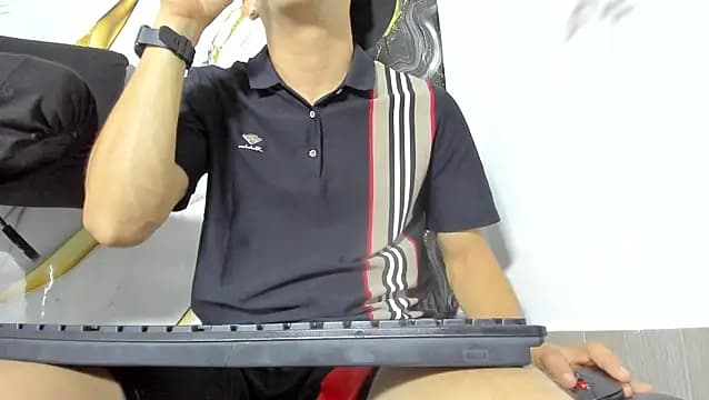 Adrian_fire live cam