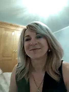 AhlyssaLove1155 live cam