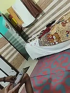 Yourshyriya live cam