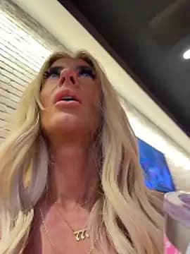 blondiluvsanal live cam
