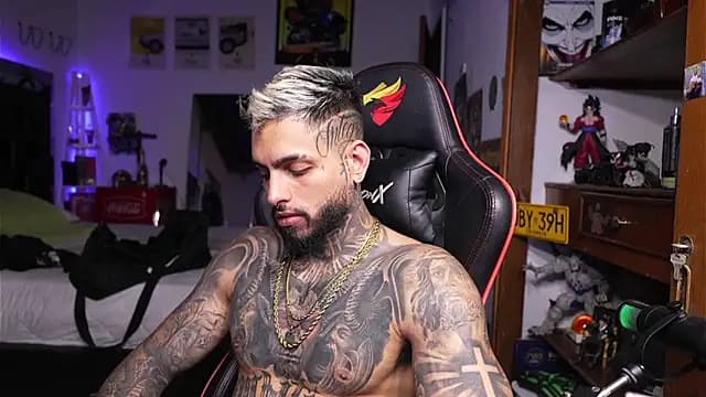 logan_hugh8 live cam