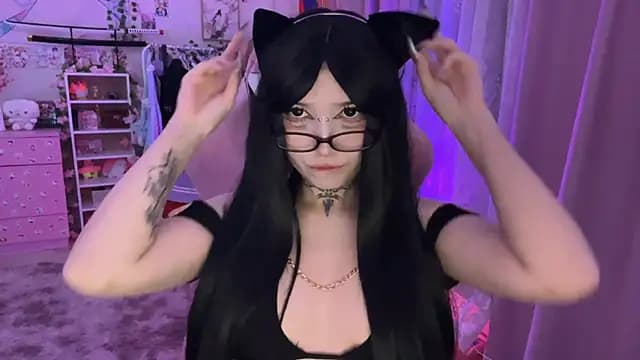 ToxiraLuneX live cam