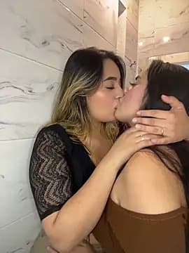 Antonella_Julieta live cam