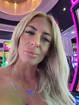 blondiluvsanal live cam