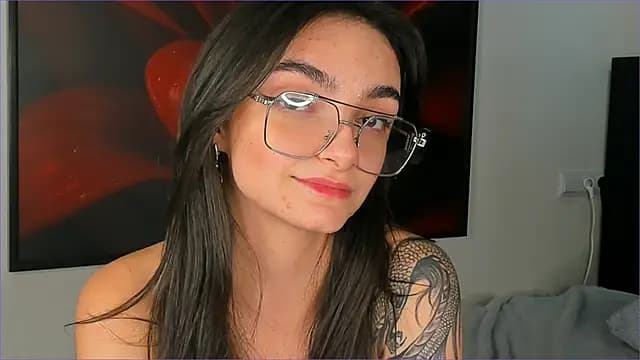 Morena_Dolce live cam on Stripchat