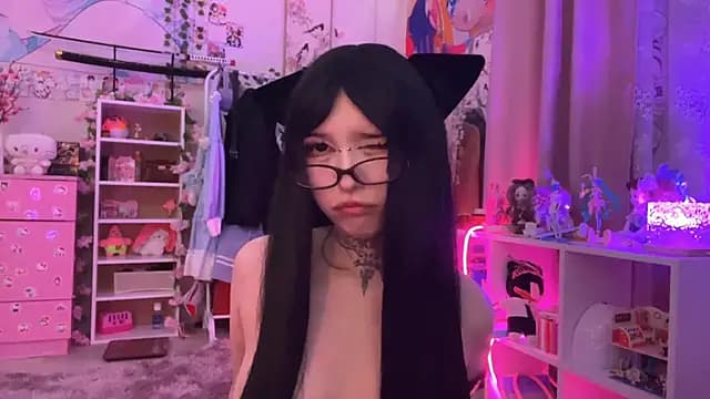 ToxiraLuneX live cam