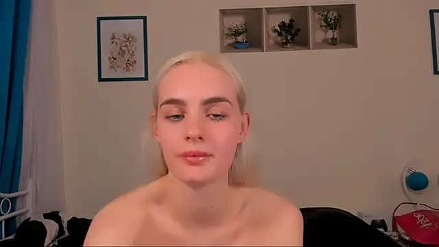 OliviaKisss live cam