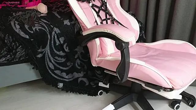 Devil_s_bride live cam on Stripchat