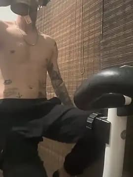 luckydick333 live cam