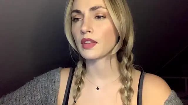 ScarlettSensitive live cam on Stripchat