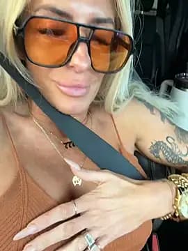 blondiluvsanal live cam