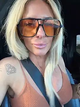 blondiluvsanal live cam