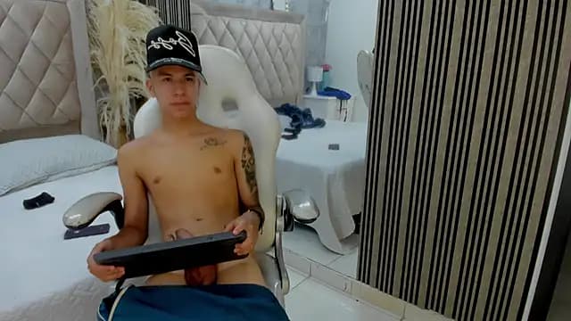 MiloSex_ live cam