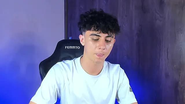 Demian_cute18 live cam