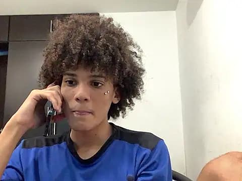 Max_Rain live cam on Stripchat