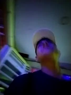 attractive-sexx live cam on Stripchat