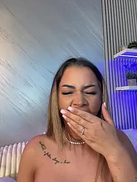 KirstieVegas live cam