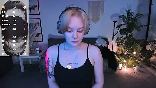 evathority live cam on Stripchat