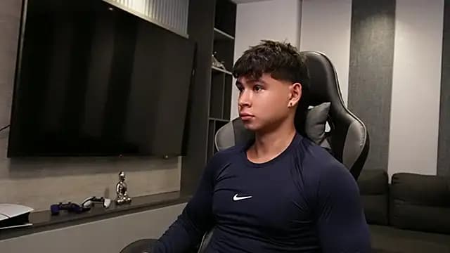 Bray_Kevin live cam on Stripchat