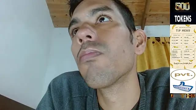 JohanyLatino live cam