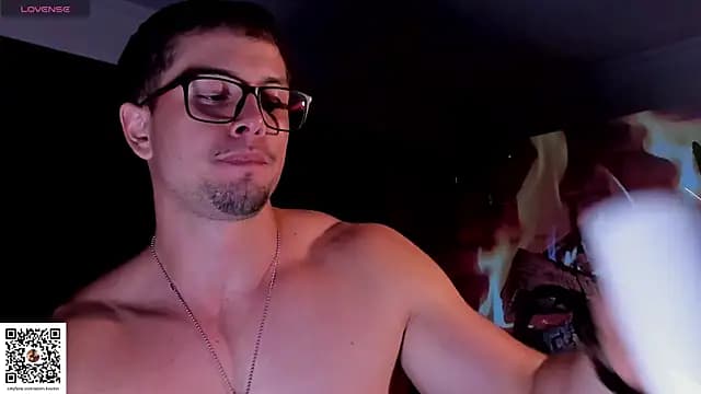 ADAM_BOUTON_ live cam