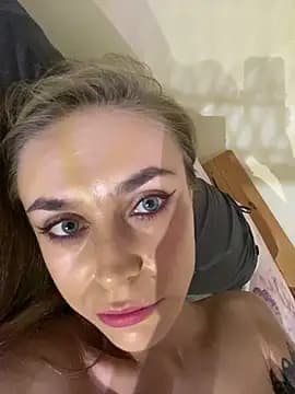 White_mistress live cam