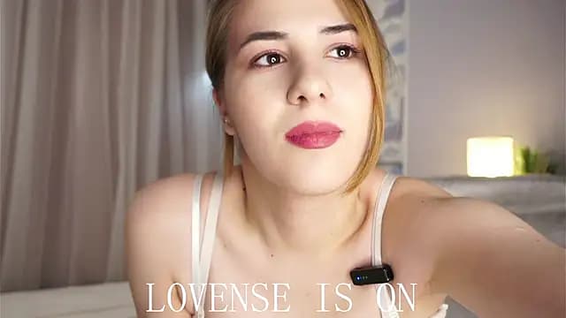 QueenieGitt live cam