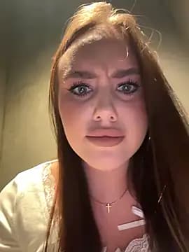 KiraSunshine live cam on Stripchat