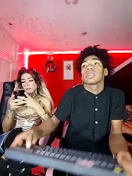 Micaela_And_Violeta live cam on Stripchat