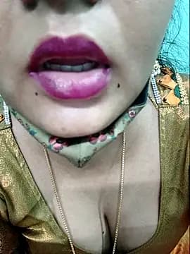 Ramya-hot-gueen live cam