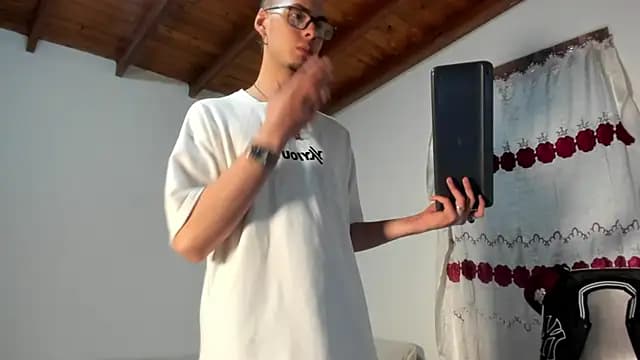 Vlad__night live cam