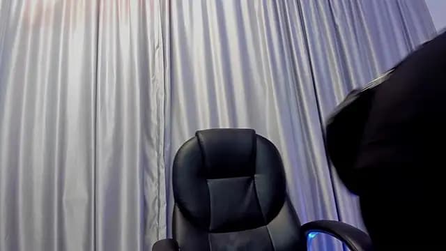 Charlie_Foxie live cam